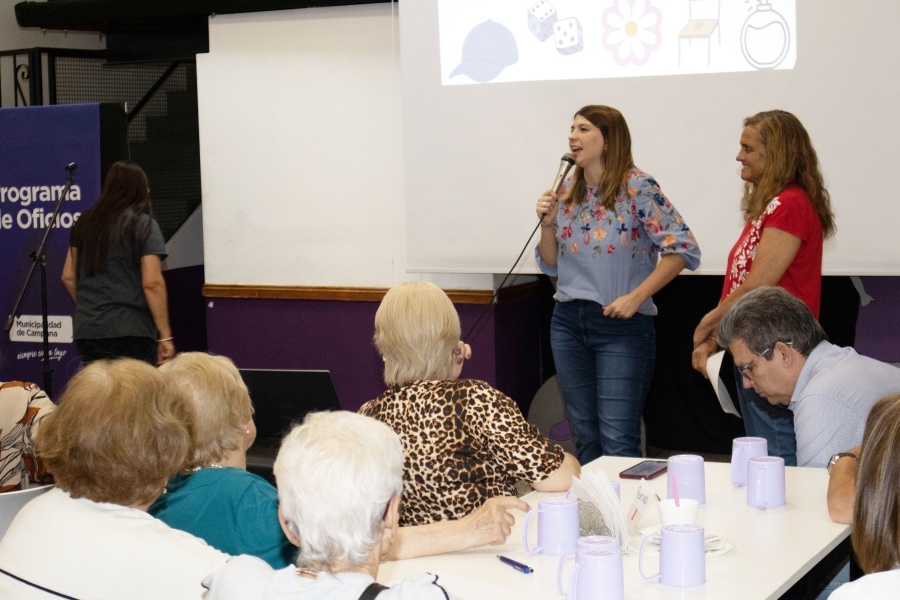 Teatro, cognición y conciencia: éxito de la Jornada Municipal “Café con A.L.M.A” sobre Alzheimer