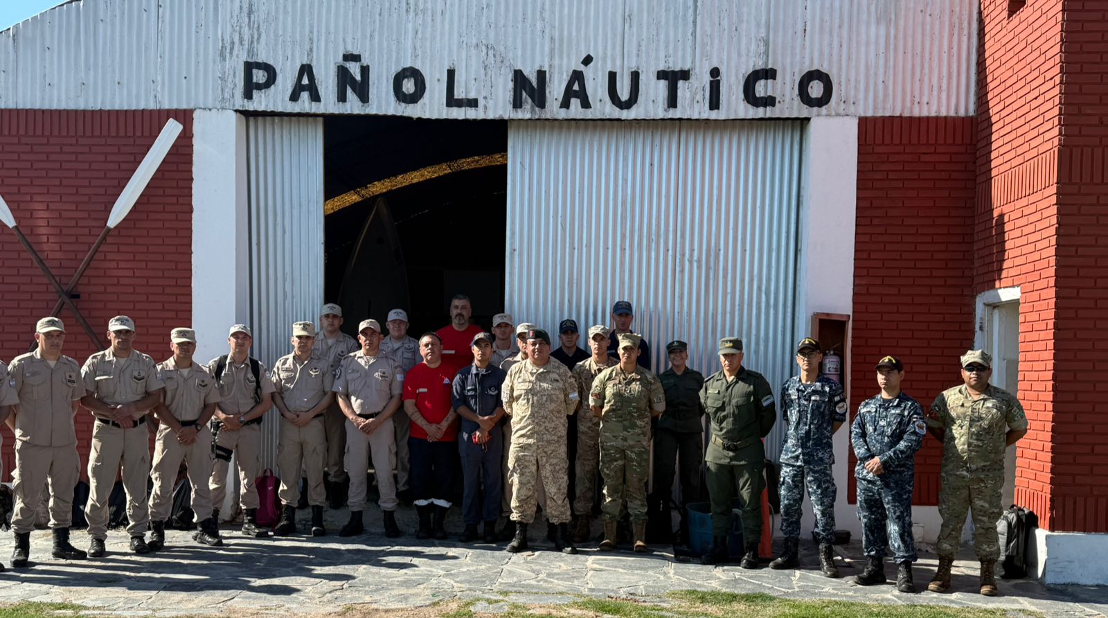 Preparados para el río: capacitación de Defensa Civil en prevención y fallas de motores fuera de borda