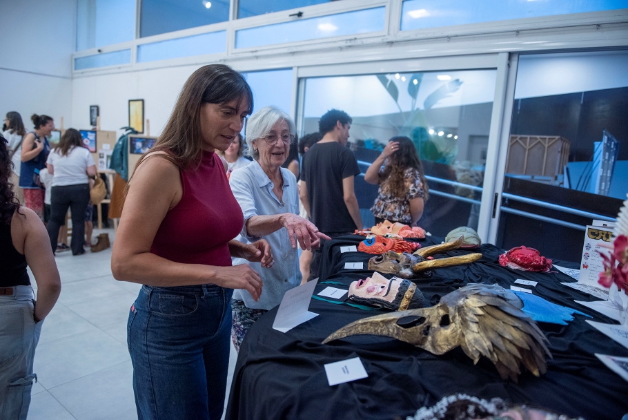 Artes Escenotécnicas: el programa municipal brilló con presencia de Abella